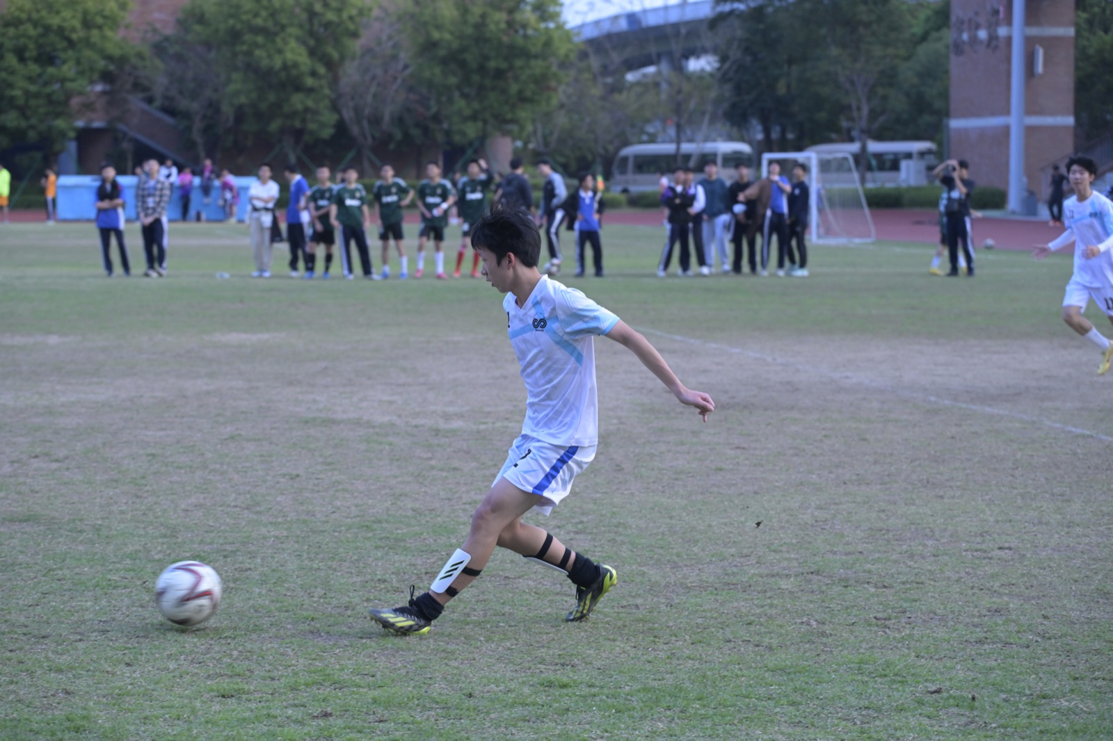 Ben taking a free kick